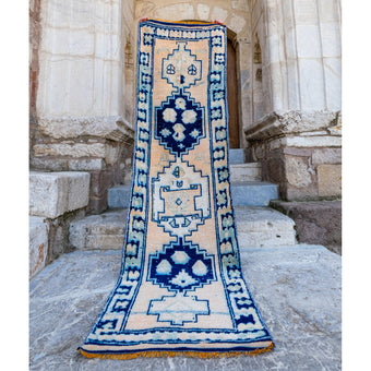 3568 Handwoven Vintage Rug 2'8x9'6