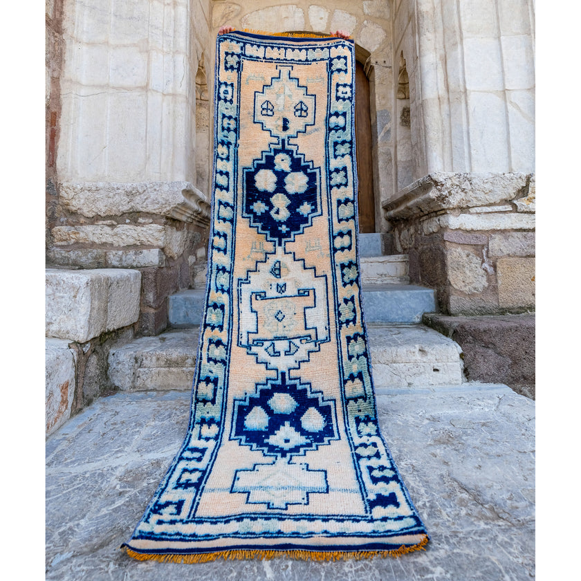 3568 Handwoven Vintage Rug 2'8x9'6