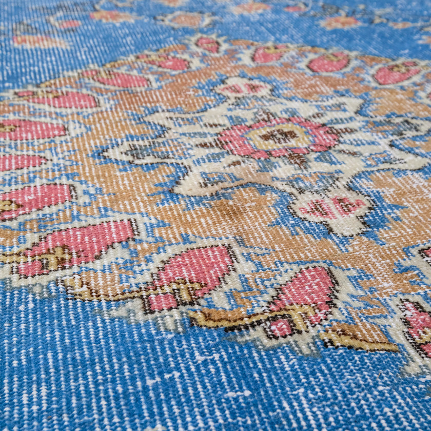 3758 Handwoven Vintage Rug 7'3x9'6