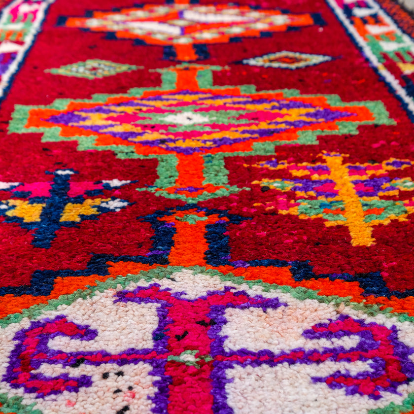 3799 Handwoven Vintage Rug 2'7x10'8