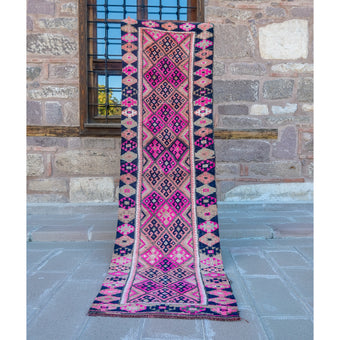 3810 Handwoven Vintage Rug 2’9x10’1