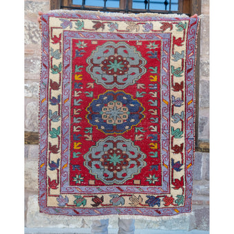 3845 Handwoven Vintage Rug 2'6x3'2