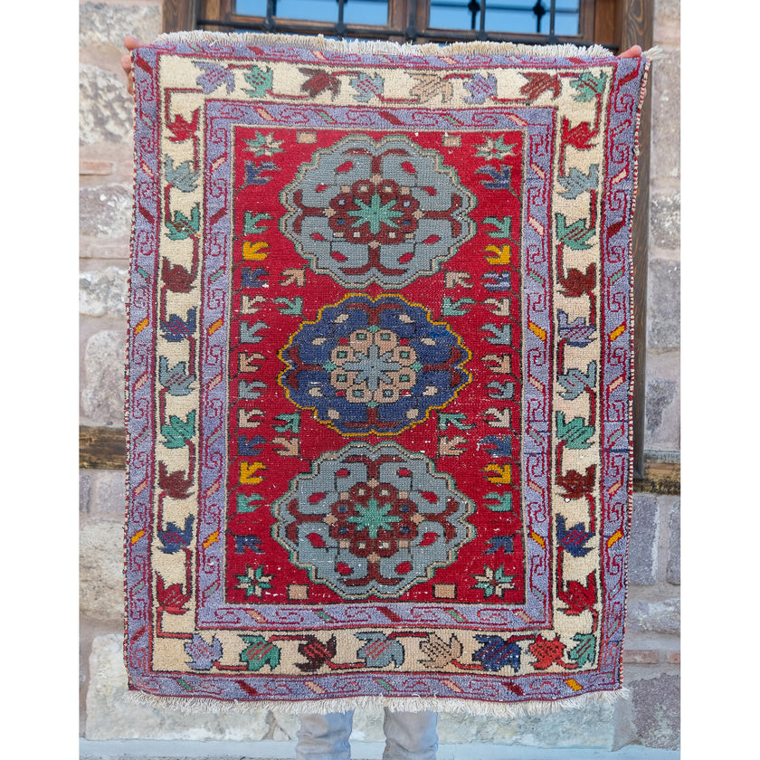 3845 Handwoven Vintage Rug 2'6x3'2