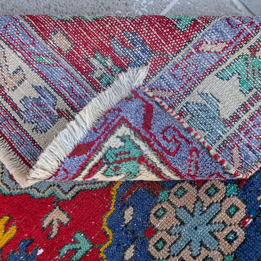 3845 Handwoven Vintage Rug 2'6x3'2
