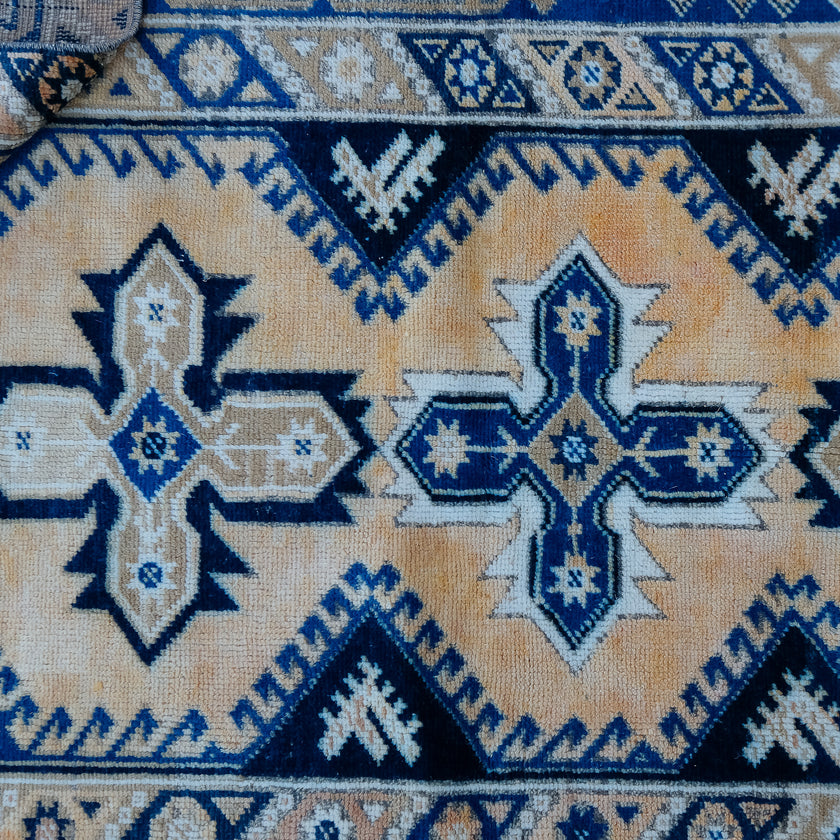 3857 Handwoven Vintage Rug 4’1x6’7