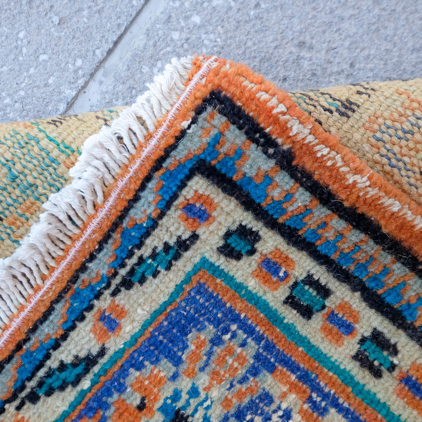 3888 Handwoven Vintage Rug 6'2x9'4