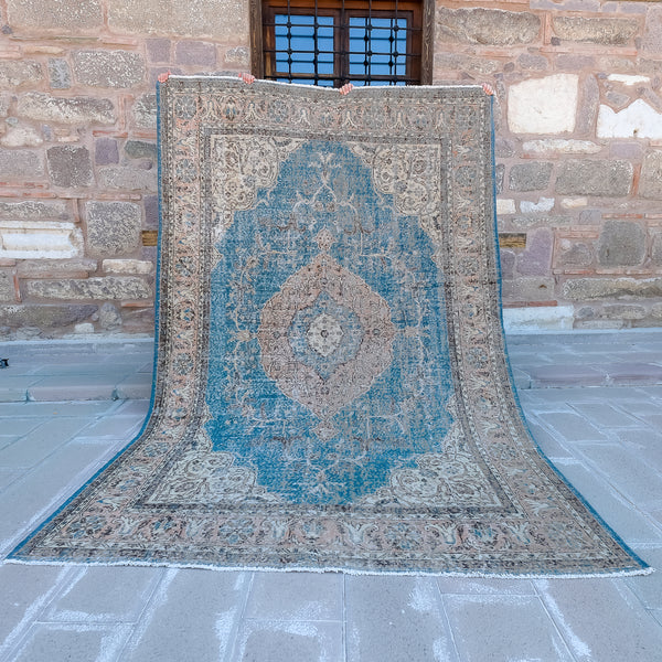 3905 Handwoven Vintage Rug 7'4x10'9