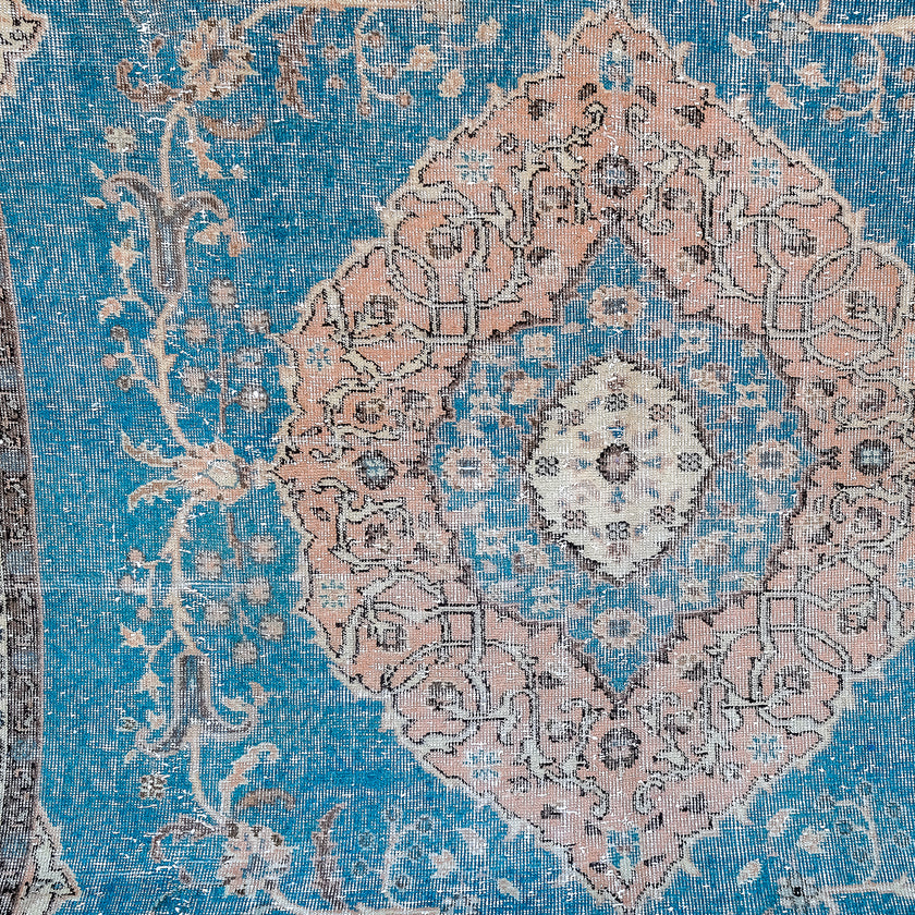 3905 Handwoven Vintage Rug 7'4x10'9
