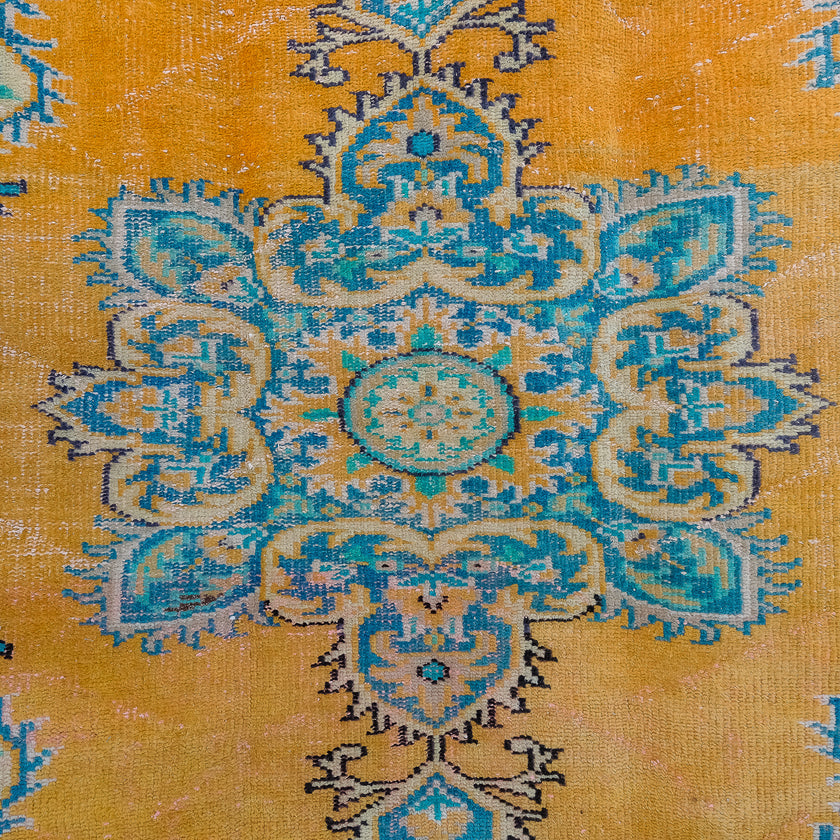 3926 Handwoven Vintage Rug 4'4x6'11