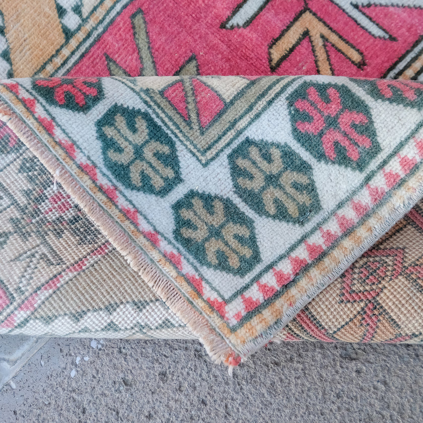 4059 Handwoven Vintage Rug 3'5x4'9