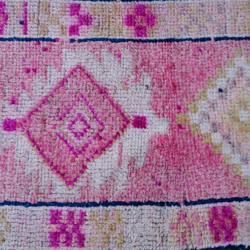 4085 Handwoven Vintage Rug 2’10x13'8