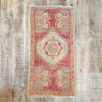 4175 Handwoven Vintage Rug 1’7x2'11