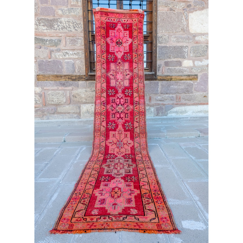 4437 Handwoven Vintage Rug 2’9x12’1