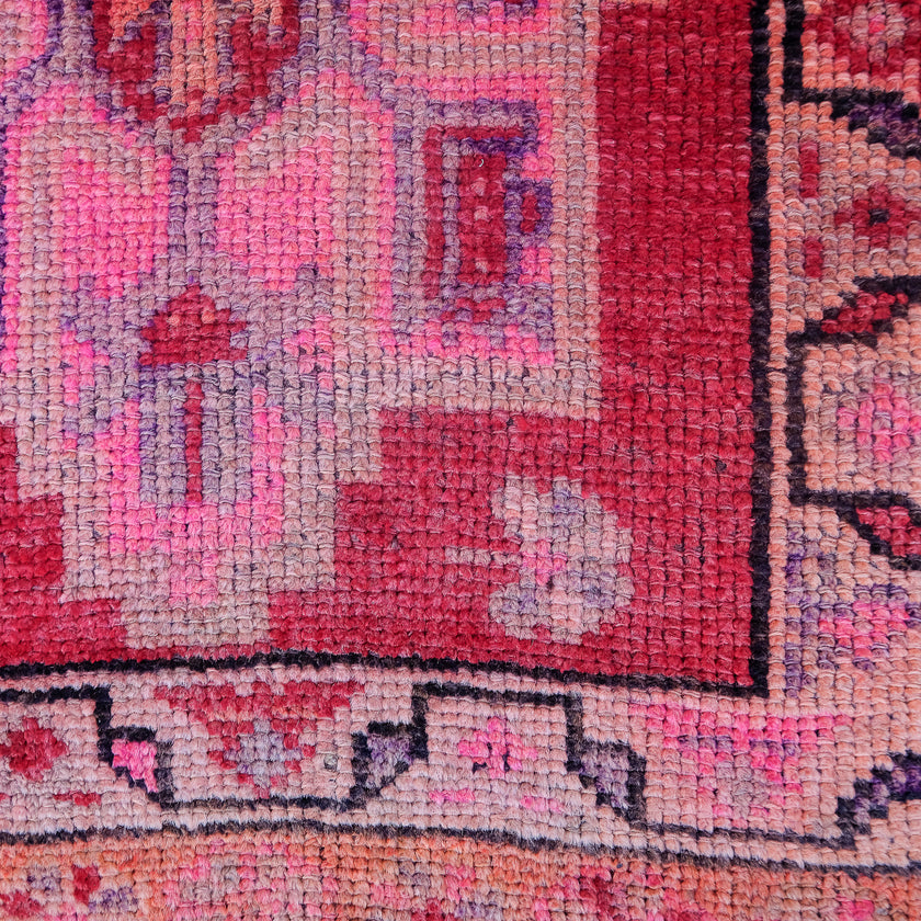 4437 Handwoven Vintage Rug 2’9x12’1