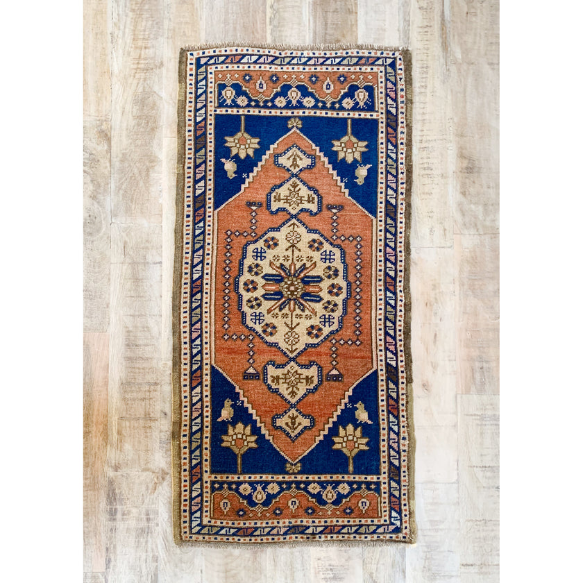 4441 Handwoven Antique Rug 1’10x3’9