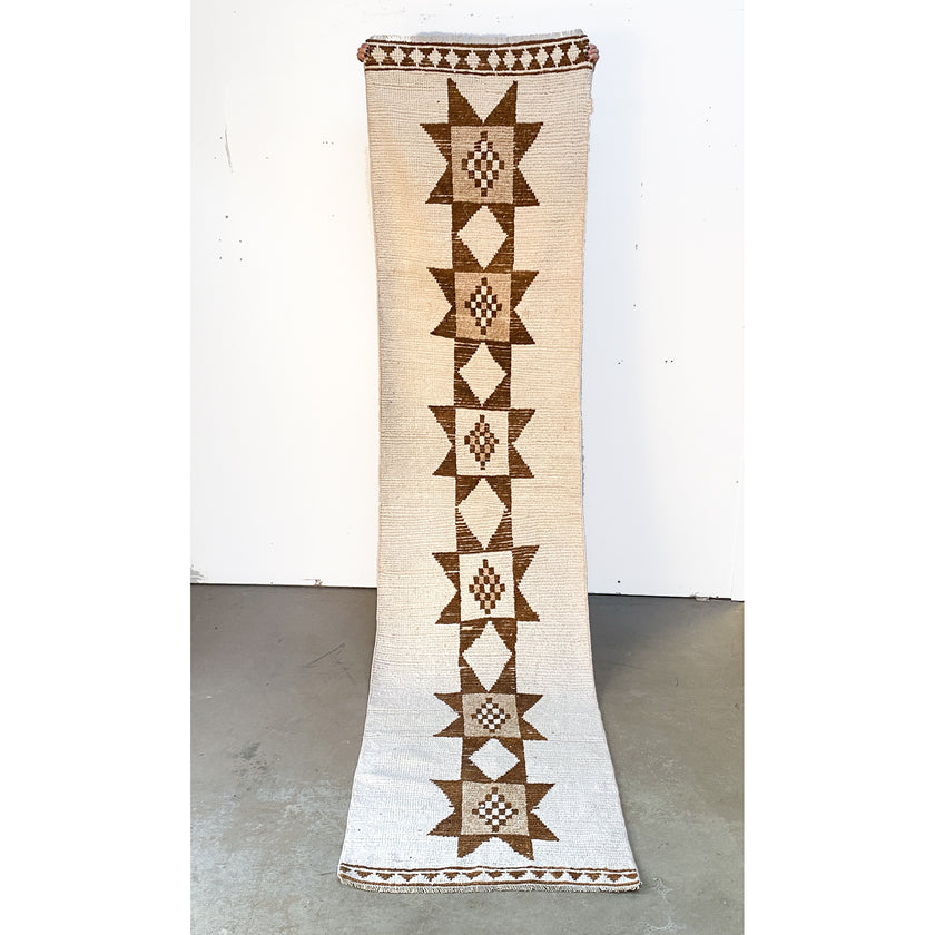 4620 Handwoven Vintage Rug 2’8x11’2