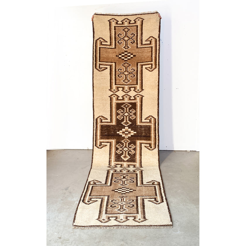 4635 Handwoven Vintage Rug 3’3x11’8