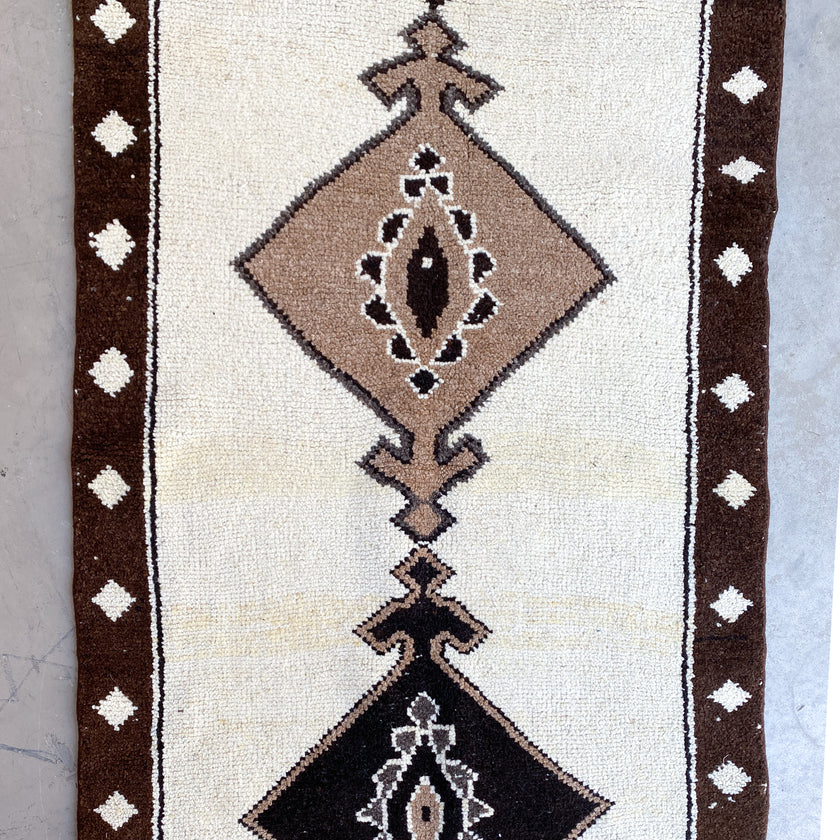 4638 Handwoven Vintage Rug 3’6x11