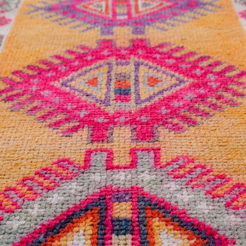4720 Handwoven Vintage Rug 2'11x12'6