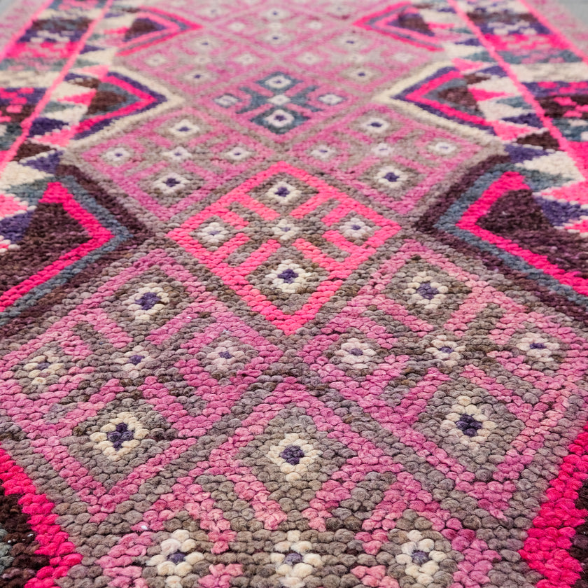 4726 Handwoven Vintage Rug 2'10x11'11