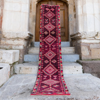 4727 Handwoven Vintage Rug 2'5x11'8