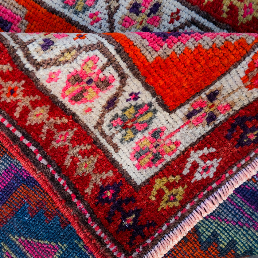 4739 Handwoven Vintage Rug 2'9x11'9