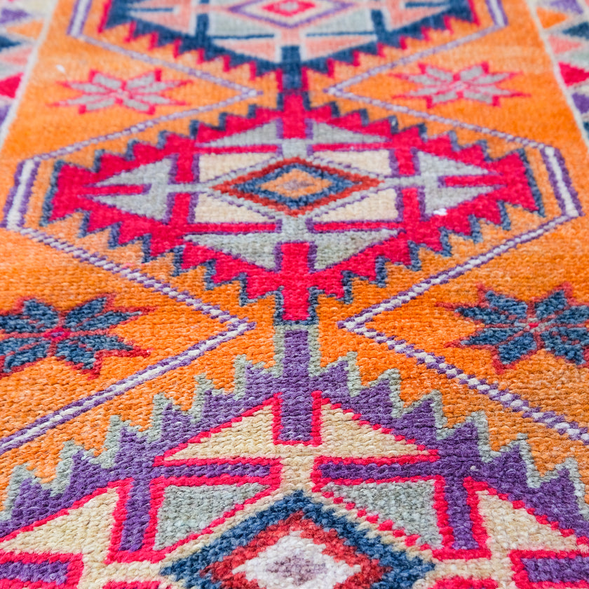 4740 Handwoven Vintage Rug 2'10x14'6