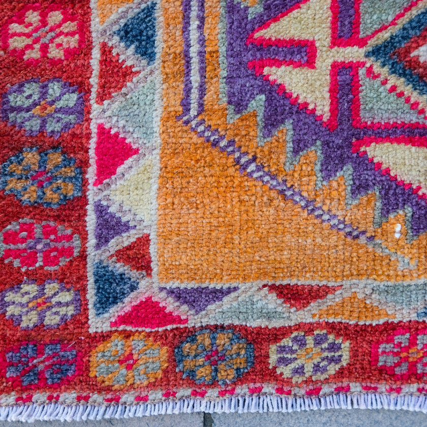 4740 Handwoven Vintage Rug 2'10x14'6