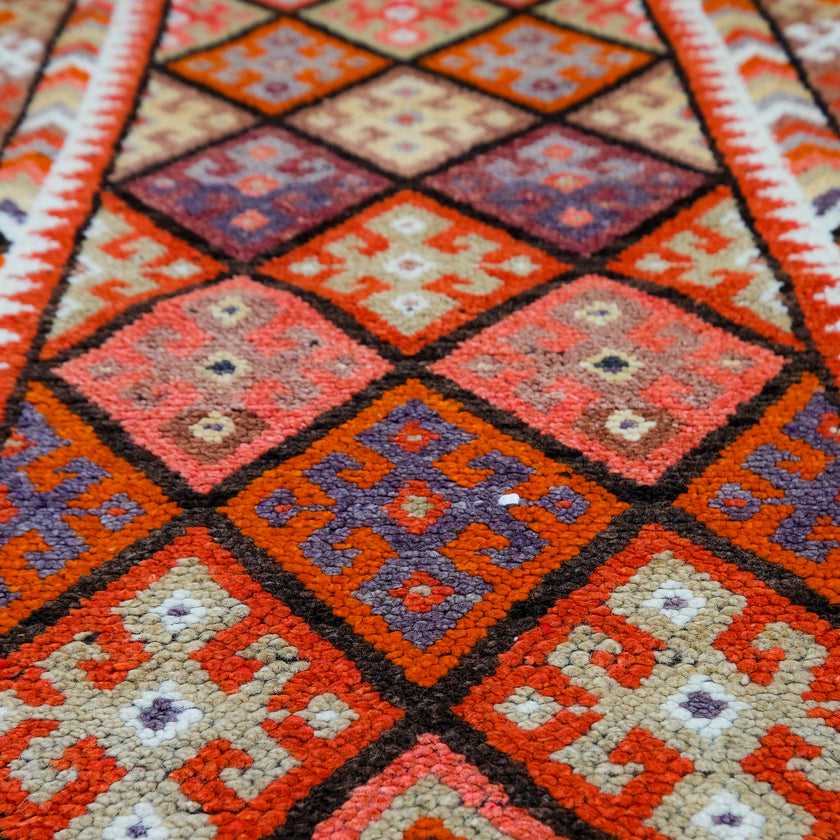 4751 Handwoven Vintage Rug 2'11x9'11