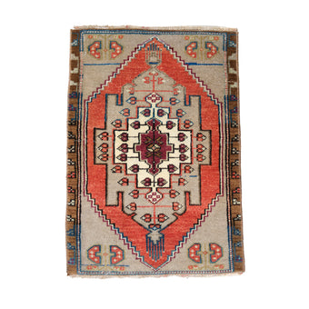 4764 Handwoven Vintage Rug 1’8x2’5