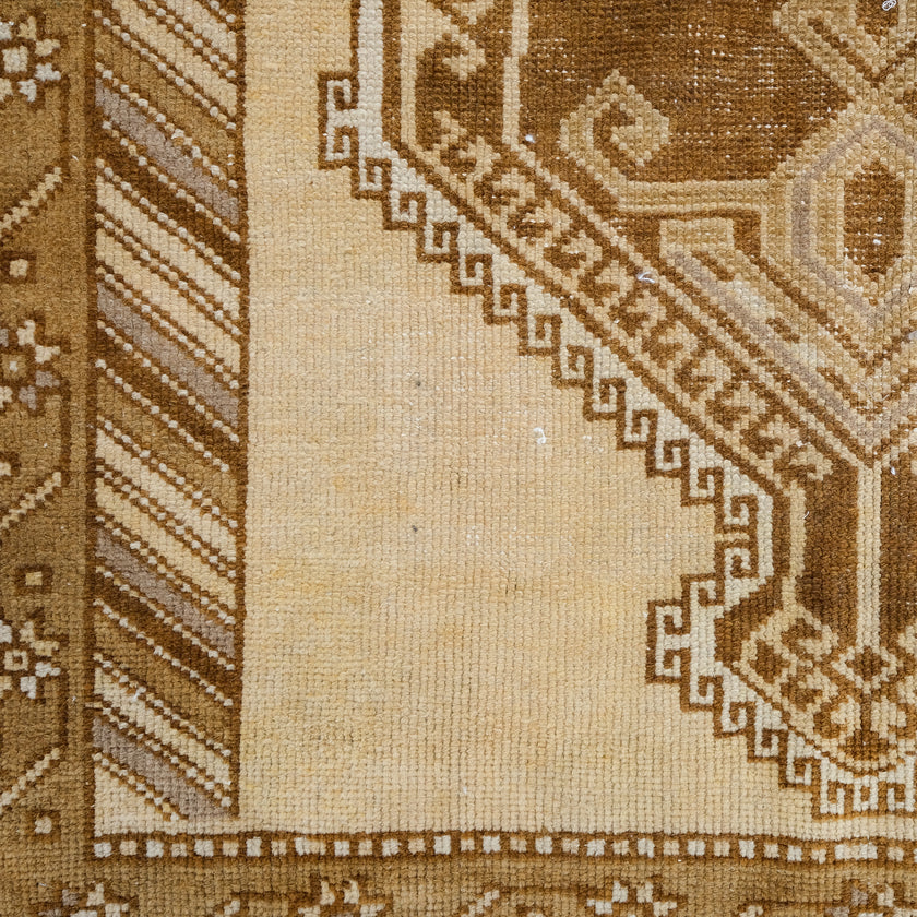 4902 Handwoven Vintage Rug 3'10x12'4