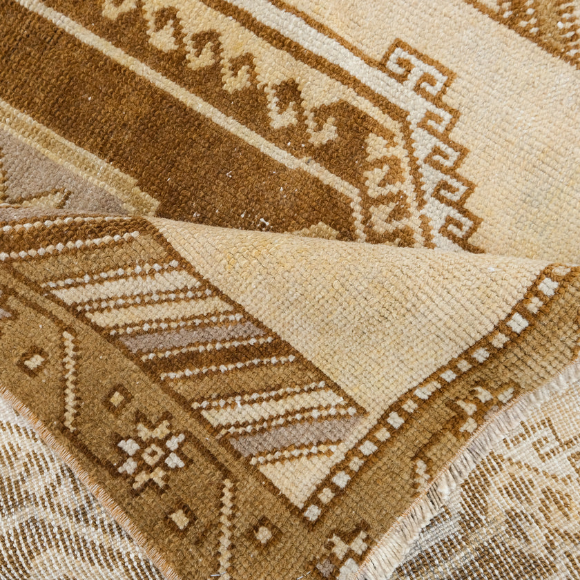 4902 Handwoven Vintage Rug 3'10x12'4