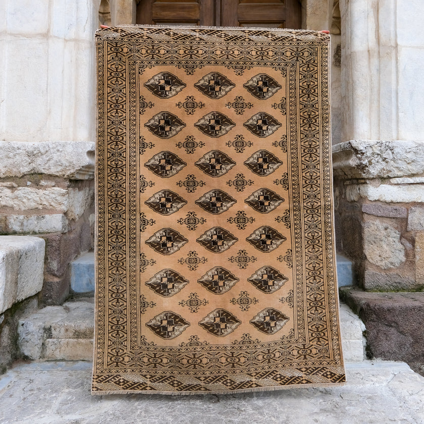 4904 Handwoven Vintage Rug 4'1x6'1