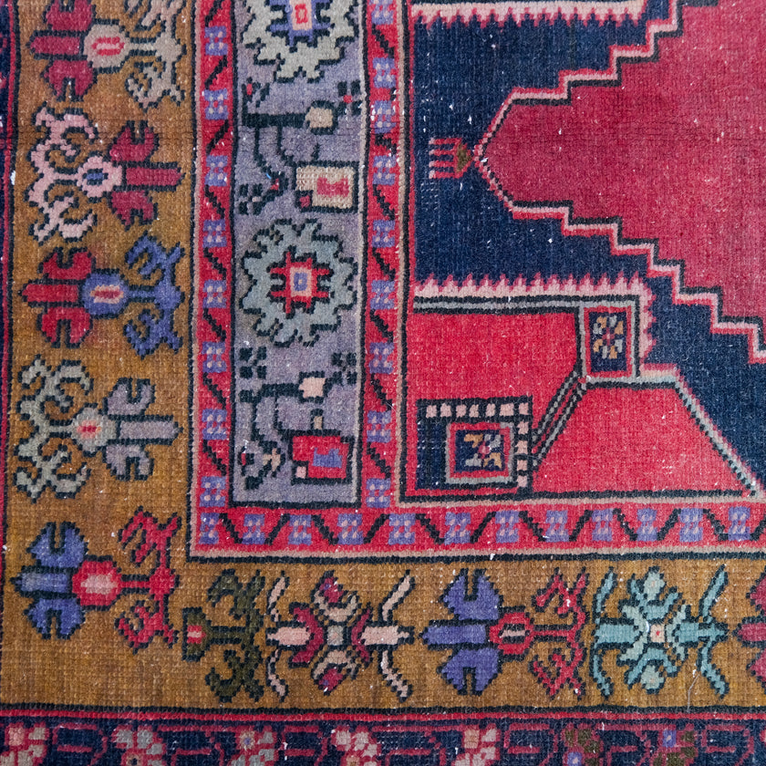 4915 Handwoven Vintage Rug 3'4x9'5