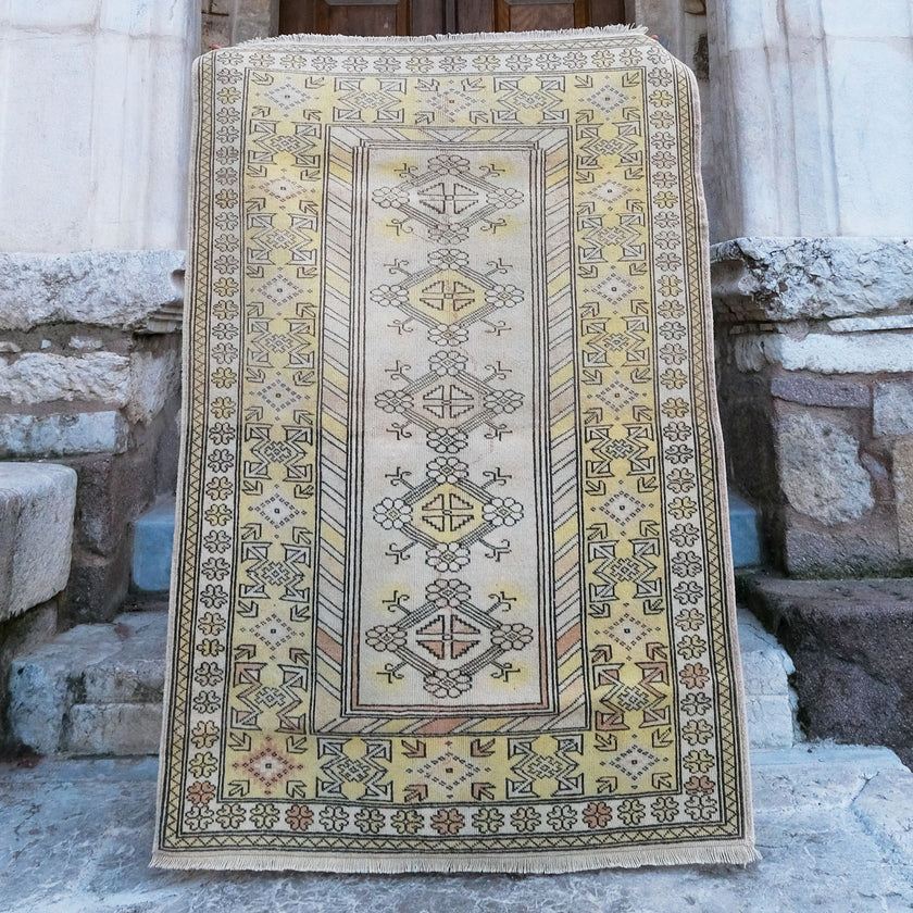 4958 Handwoven Vintage Rug 4'1x5'10