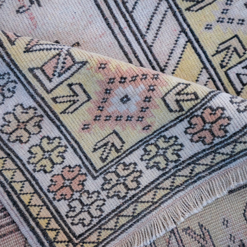 4958 Handwoven Vintage Rug 4'1x5'10