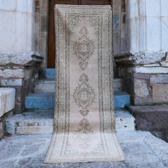 4961 Handwoven Vintage Rug 3'3x9'8