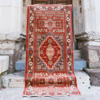 4962 Handwoven Vintage Rug 3'11x8'2