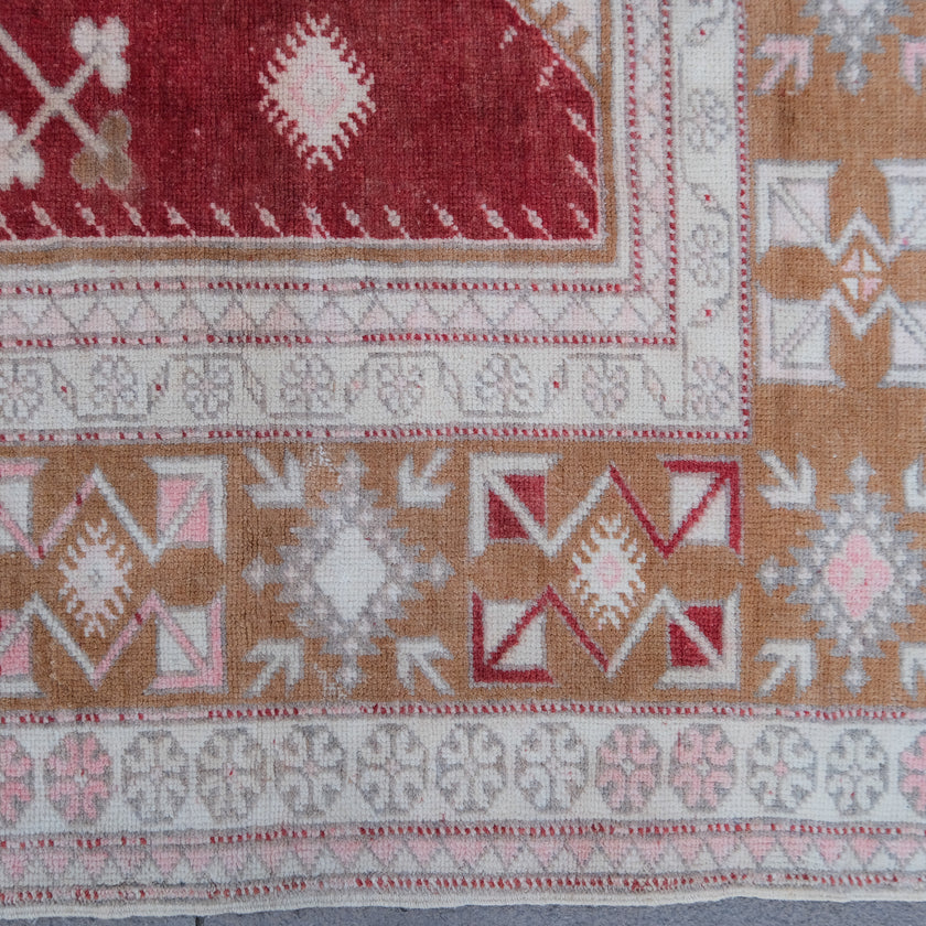 4963 Handwoven Vintage Rug 3'1x7'3