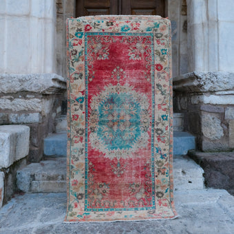5008 Handwoven Vintage Rug 3'4x6'9