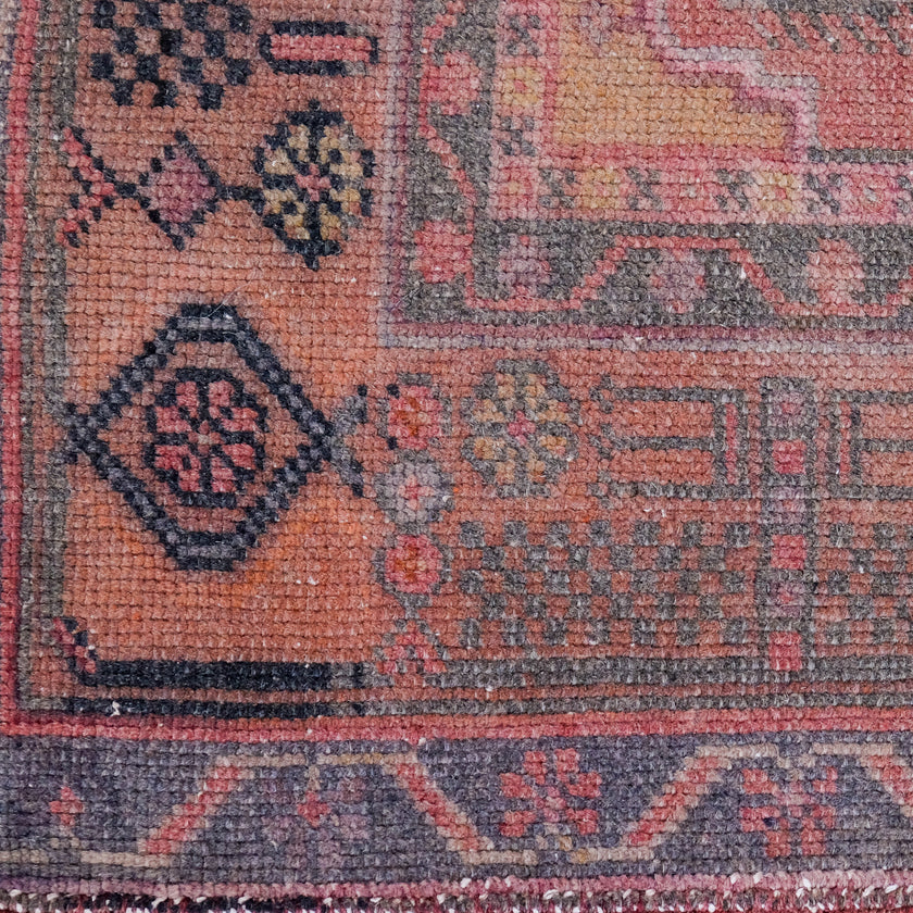 6051 Handwoven Vintage Rug 4'5x8'7