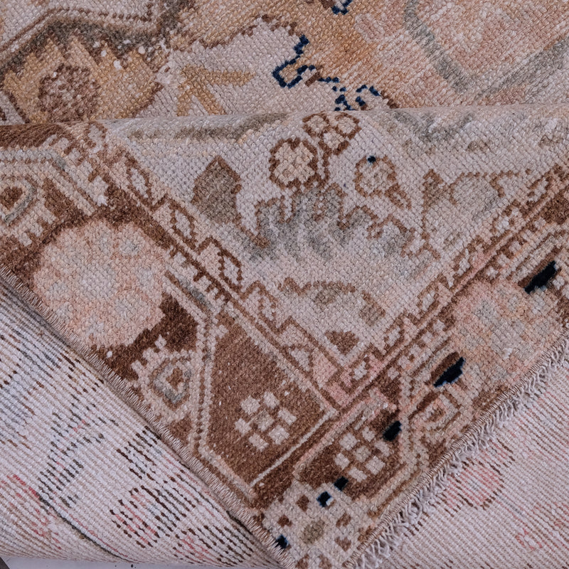 6068 Handwoven Vintage Rug 3'10x6'5