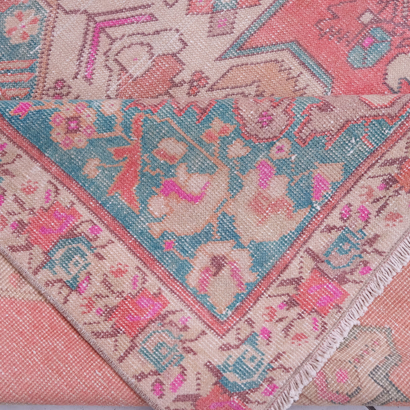 6077 Handwoven Vintage Rug 4'5x7'7