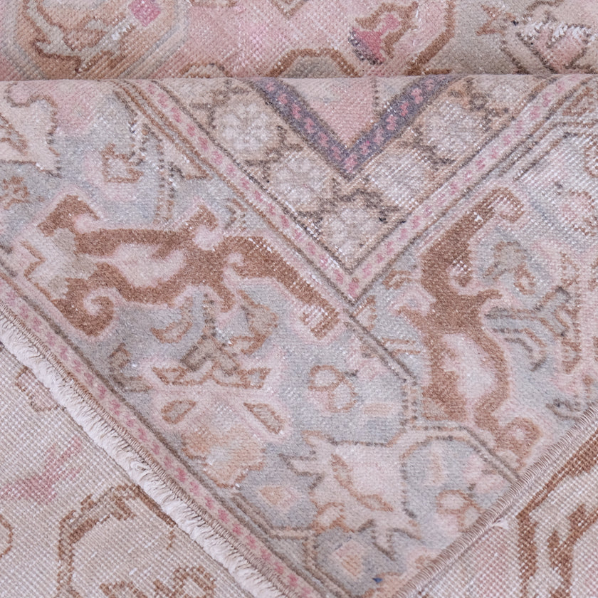 6088 Handwoven Vintage Rug 4'5x6'10