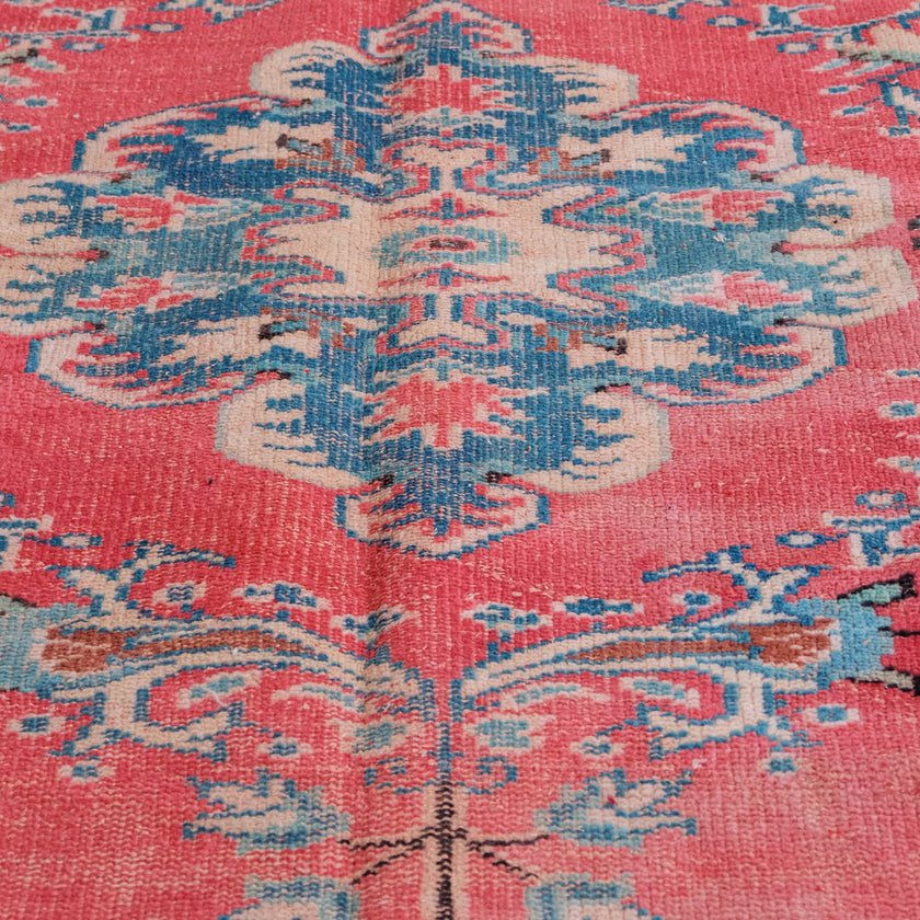 6102 Handwoven Vintage Rug 6'4x9'7