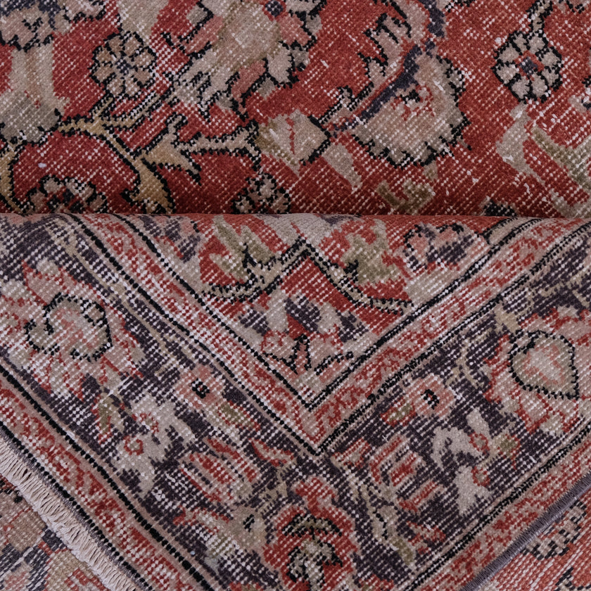 6115 Handwoven Vintage Rug 3'10x7'4
