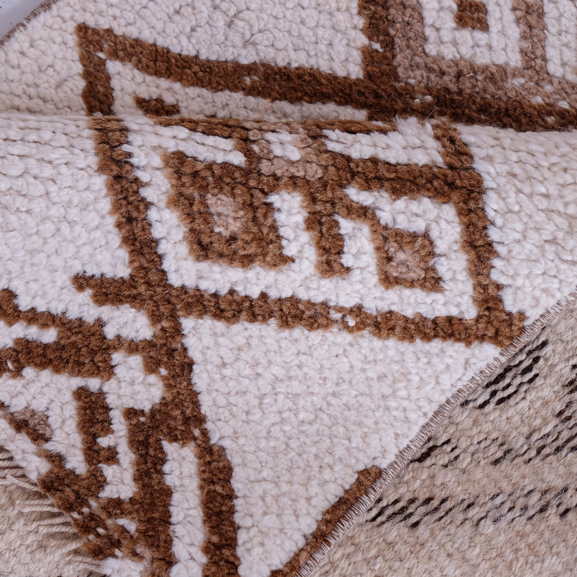 6173 Handwoven Vintage Rug 2'7x11'4