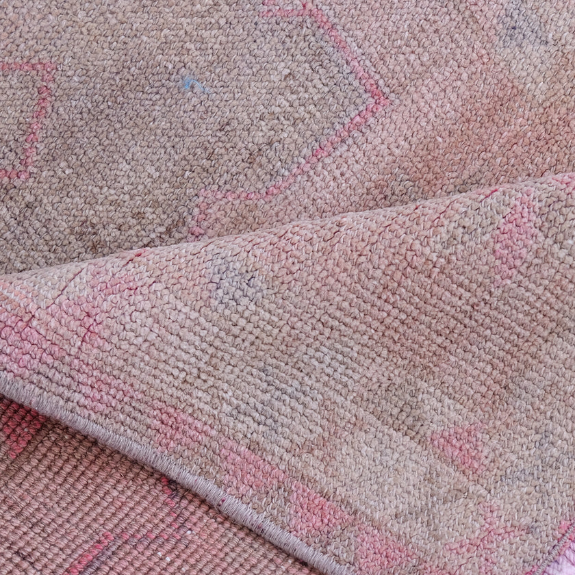 6184 Handwoven Vintage Rug 2'8x12'9