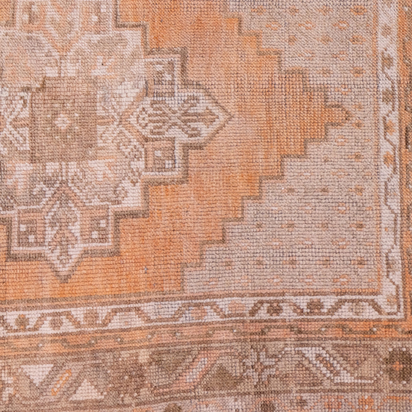 6262 Handwoven Vintage Rug 2'9x4'2