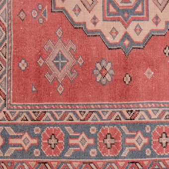 6304 Handwoven Vintage Rug 3'11x6'8